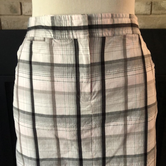 Izod Gray White Pink Plaid Tennis Golf Skort size 8 - Picture 3 of 13